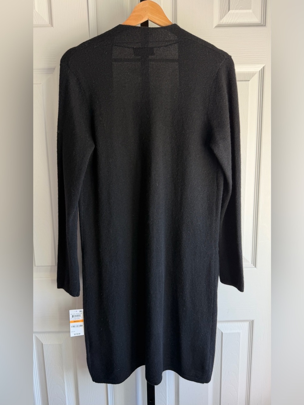 NWT Charter Club Luxury Classic Black Cardigan
Women’s 100% Cashmere Size: S - Picture 2 of 7